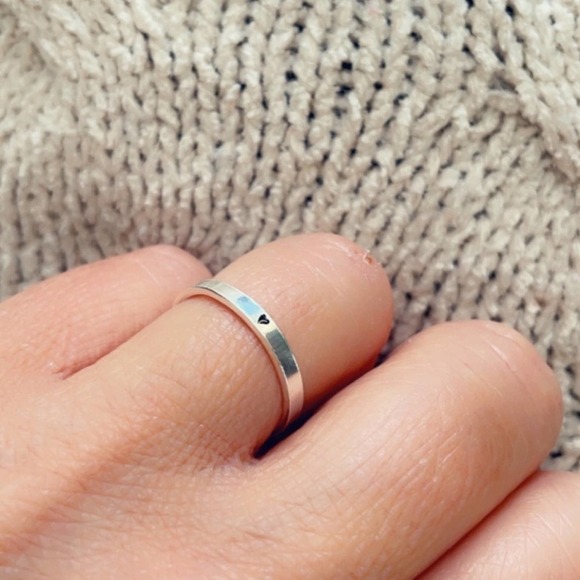 Sterling Silver Ring Heart Minimalist Band​ - Picture 5 of 12